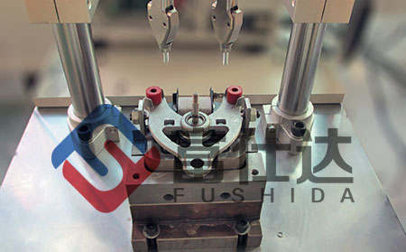 自動(dòng)鎖長(zhǎng)螺絲設(shè)備 自動(dòng)鎖長(zhǎng)螺絲設(shè)備