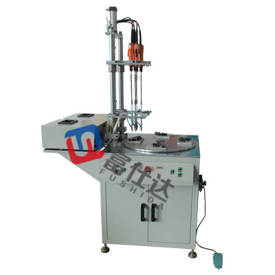 玩具用多軸轉(zhuǎn)臺式鎖螺絲機(jī)